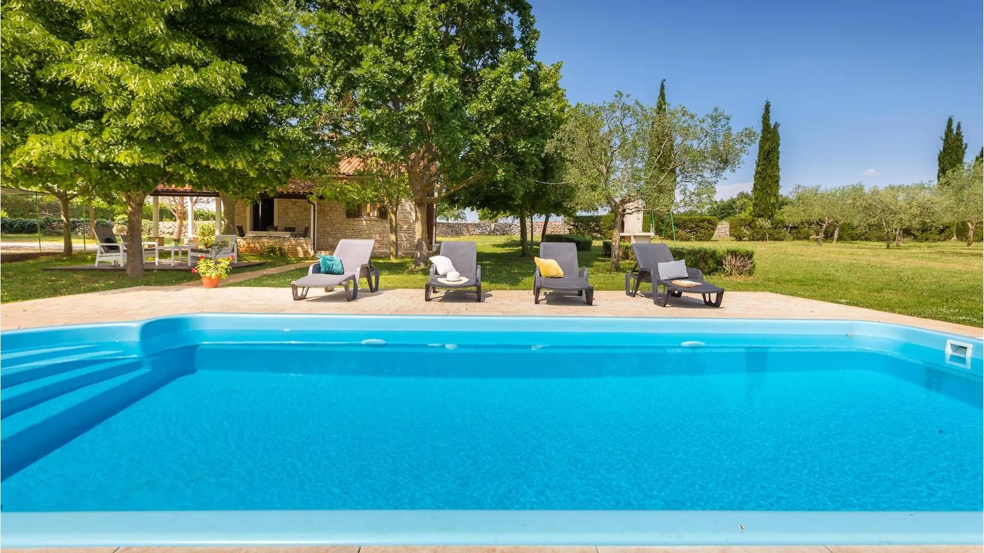 בית נופש Awesome Home In Svetvincenat With Kitchen