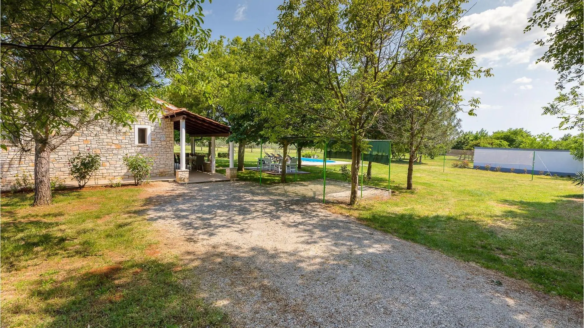 Awesome Home In Svetvincenat With Kitchen
