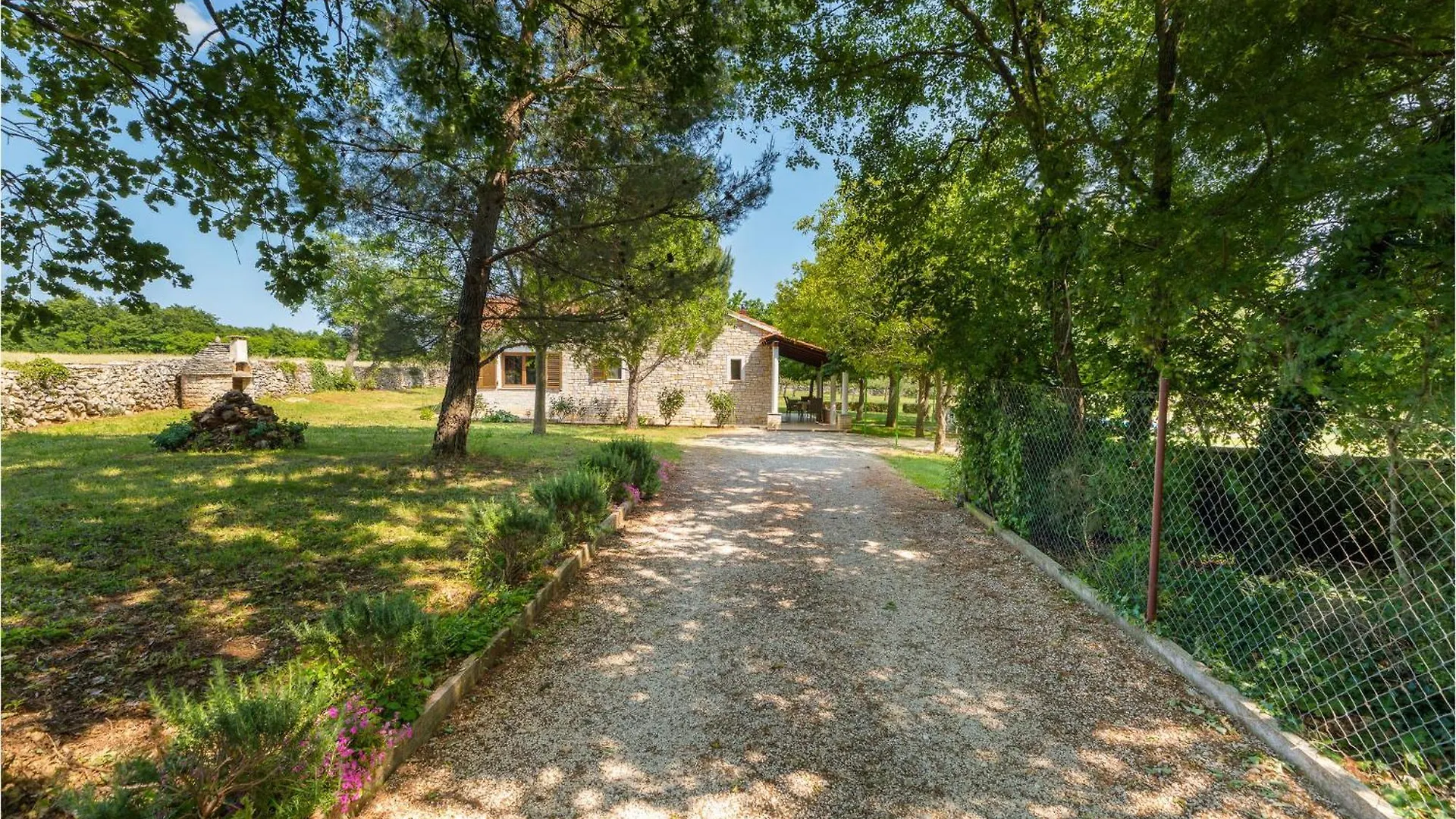Awesome Home In Svetvincenat With Kitchen 0*,